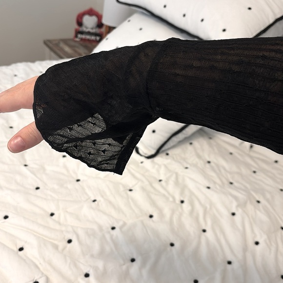 Black Ruffle crop - Picture 6 of 11